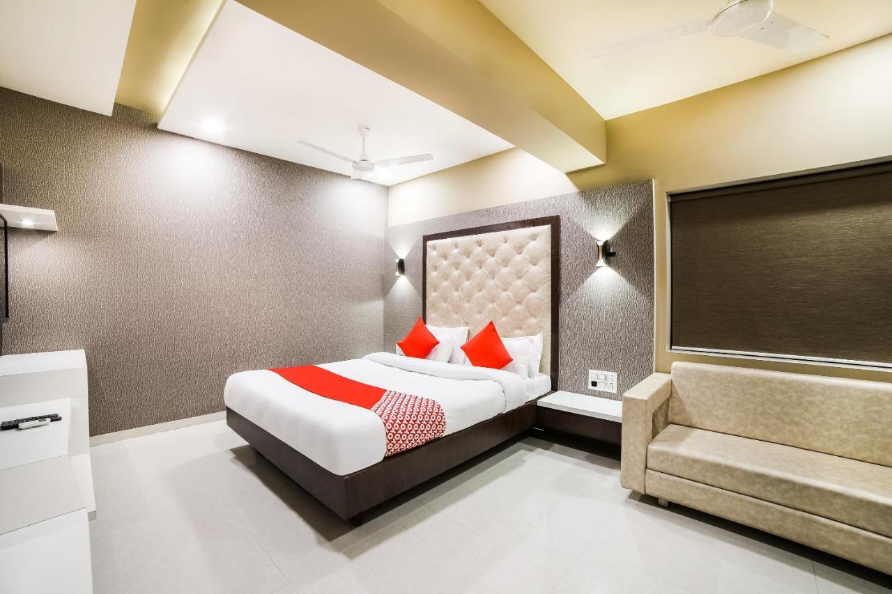 Capital O 41587 Hotel Airport Inn One 아흐메다바드 외부 사진